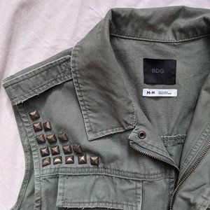 BDG Urban Outfitters Embellished Army Green Surplus Utility Vest size m